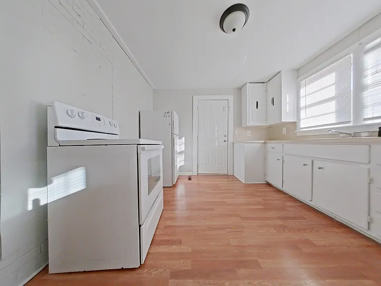197 Spring Garden Cir — Photo 3