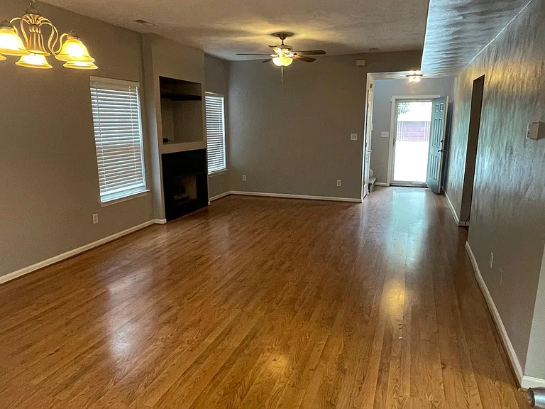 109 N Gum Ave — Photo 3