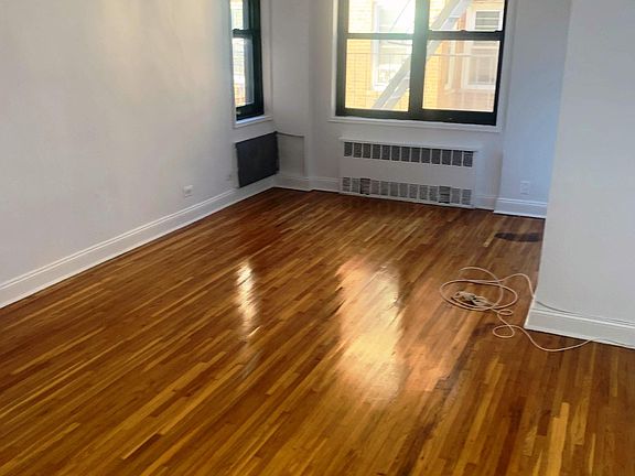 2nd image of 40 Shore Blvd #4