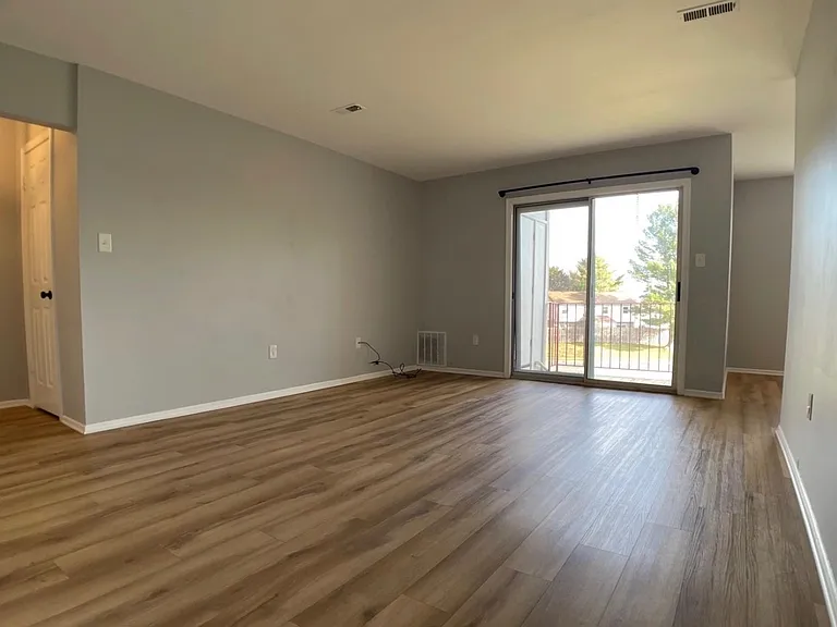 1401 Key Pkwy #1-204 — Photo 4
