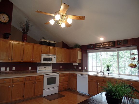 Huge kitchen-vaulted ceiling