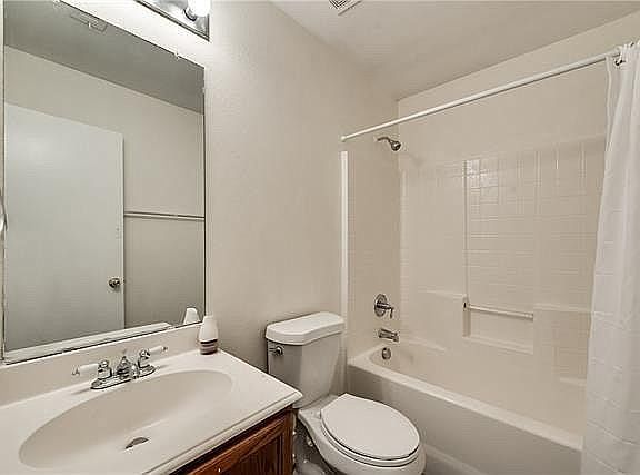 3rd image of 210 Los Cabos Dr