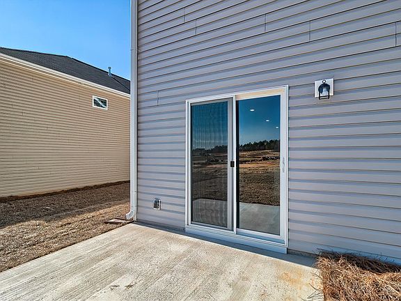 5th image of 2408 Daylilly St