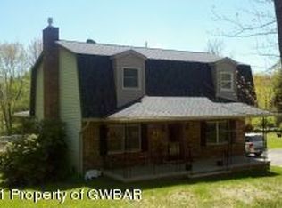 316 W Center Hill Rd, Dallas, PA 18612