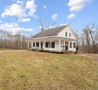 7 Trowbridge Rd E, Moodus, CT, 06469