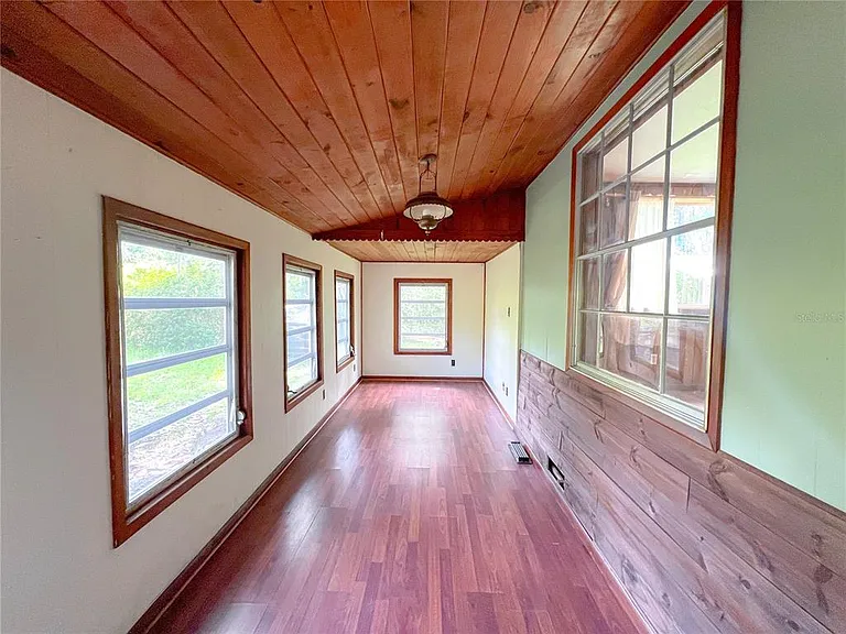 11719 NE 7th Ave — Photo 5