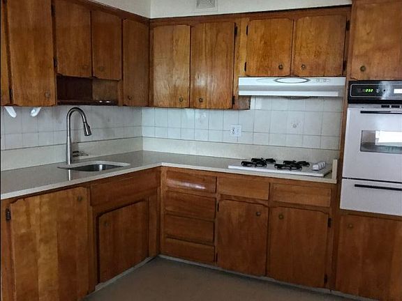 2nd image of 10217 Lewis Ave #3