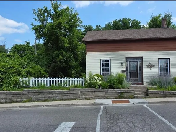 55 Adam St, Cambridge, ON N3C 2K4