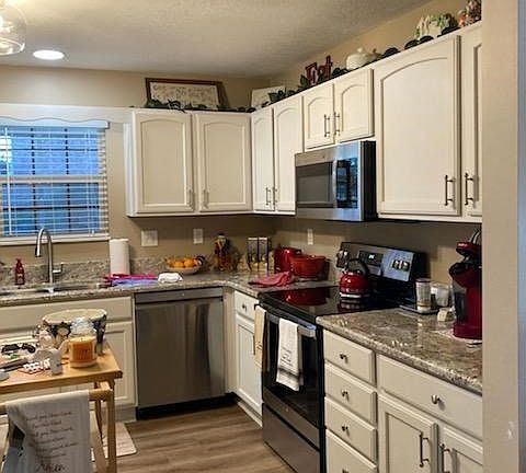 3rd image of 146 River Garden Ct