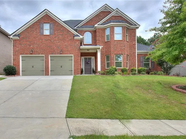 2040 Broadmoor Way, Fairburn, GA 30213