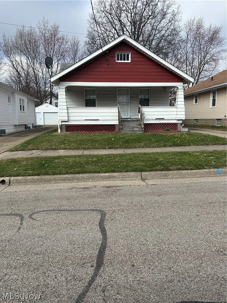 824 Merton Ave photo 1