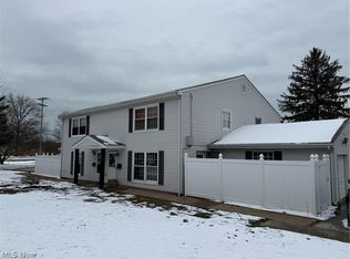 3090 Princeton Dr, Madison, OH 44057