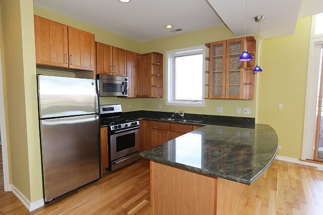1st image of 1150 N Hoyne Ave #G07c