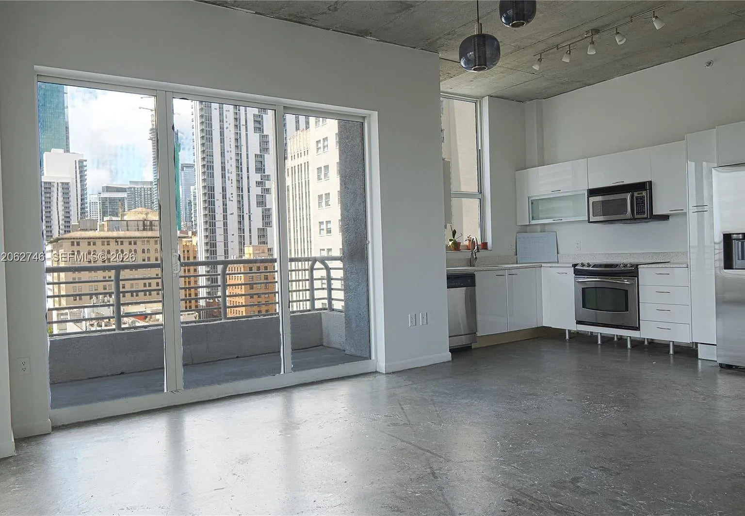 The Loft Downtown Ii Cond — Photo 1