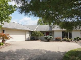 32957 Woodstone Cir, North Ridgeville, OH 44039