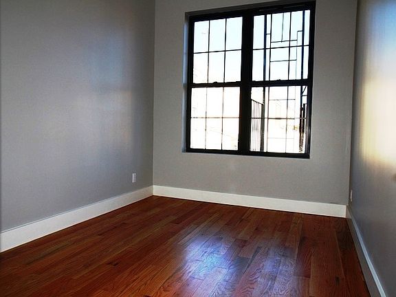 5th image of 389 Onderdonk Ave