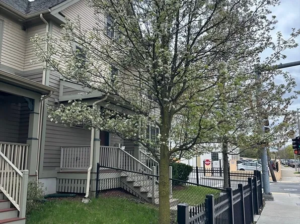 2856 Washington St, Roxbury, MA 02119