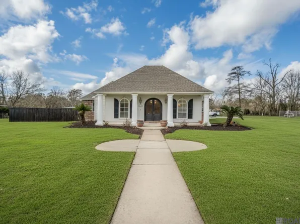 818 Bohne Rd, Port Allen, LA 70767