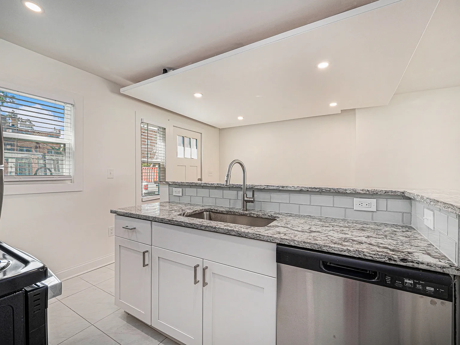 Baltimore Townhomes - 5044 — Photo 4
