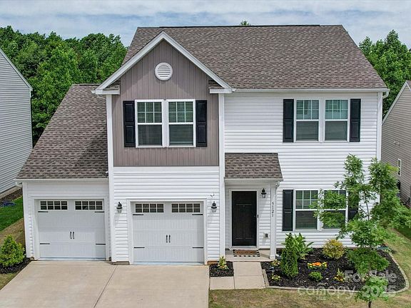 2nd image of 5121 Arbordale Way