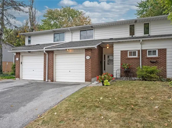 473 Woodview Rd #2, Burlington, ON L7N 2Z9