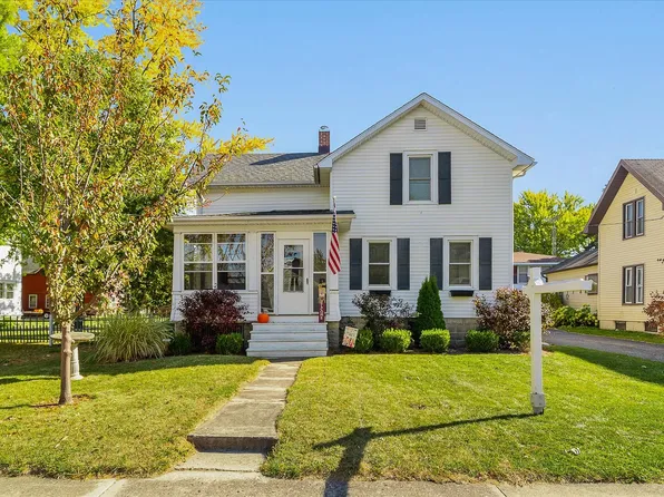 172 N View St, Hinckley, IL 60520