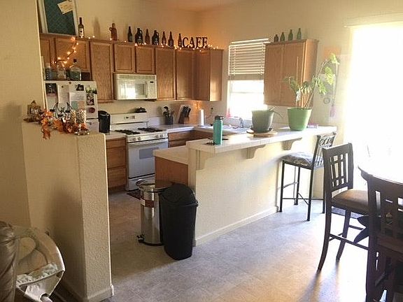 Kitchen - glasses sliders to yard