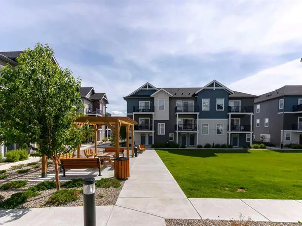 24 N Rivercrest Dr #602, Cochrane, AB T4C 2C5