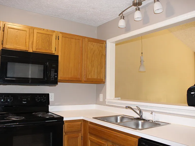 3431 Lainey Ln #D — Photo 6