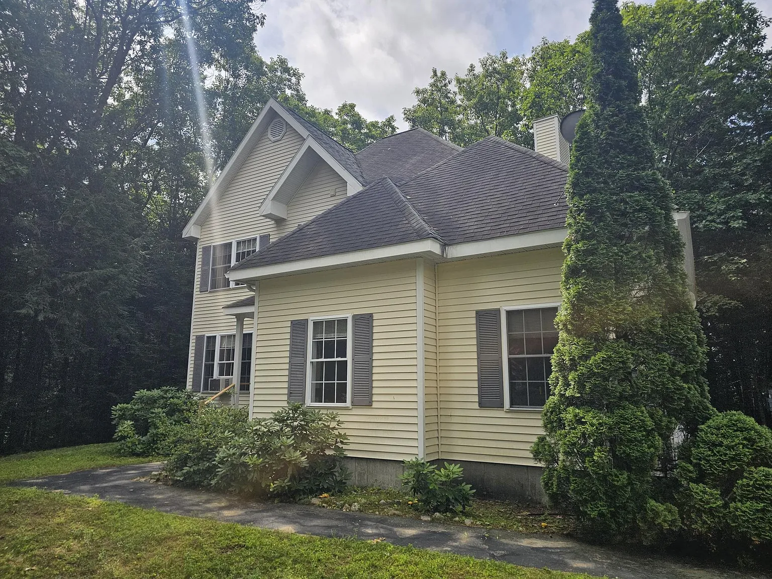 3 bed, 3.0 bath, 2130 sqft, $3,000 — Photo 2