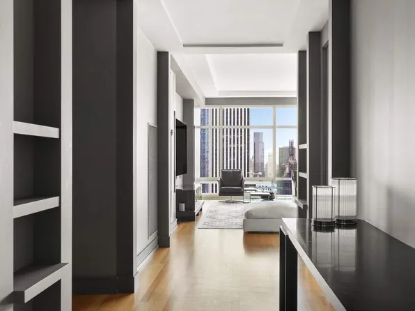 151 East 58th Street image 13 of 17