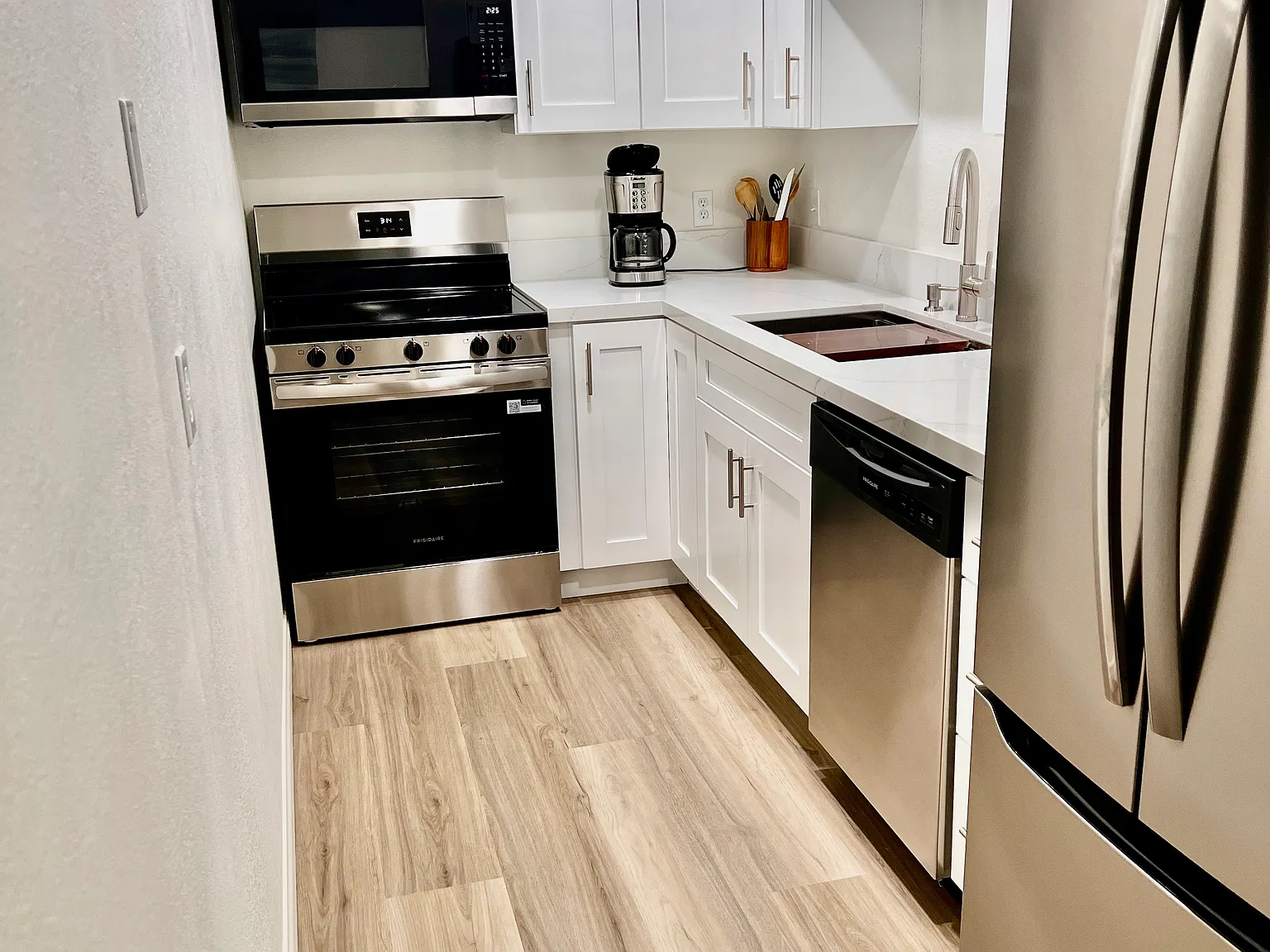 1 bed, 589 sqft, $1,975 — Photo 4