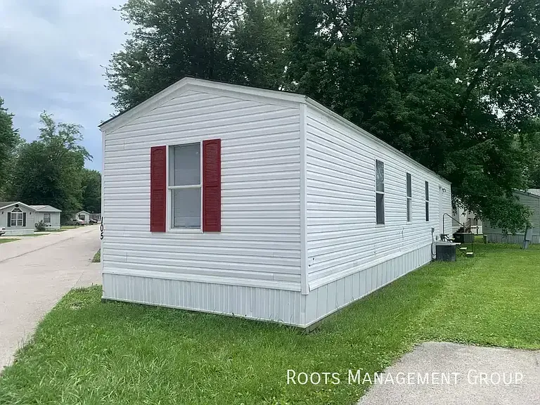 8725 Wabash Ave #105 — Photo 10