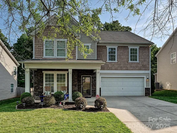 1033 Lilly Pond Dr, Fort Mill, SC 29715