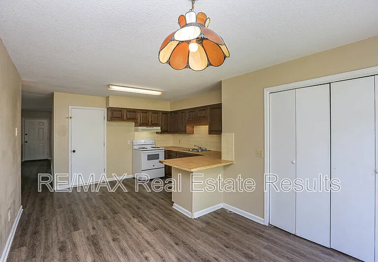 815 S 28th St — Photo 6