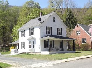 10 Hampden St, Chester, MA 01011