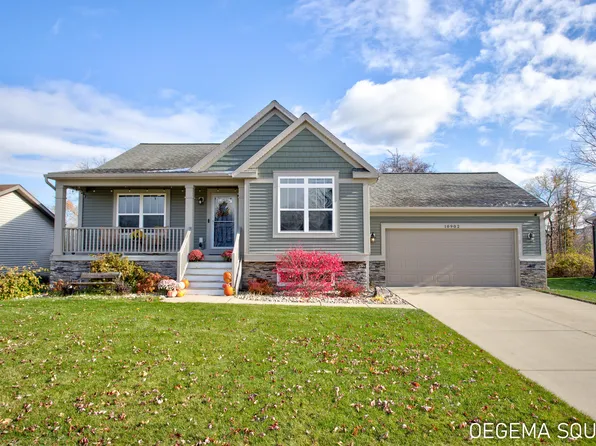 10902 Woodedge Dr, Allendale, MI 49401
