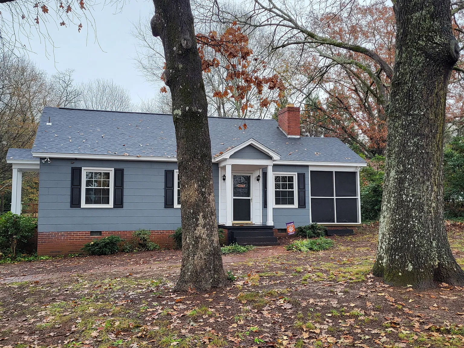 217 S Elm St — Photo 1