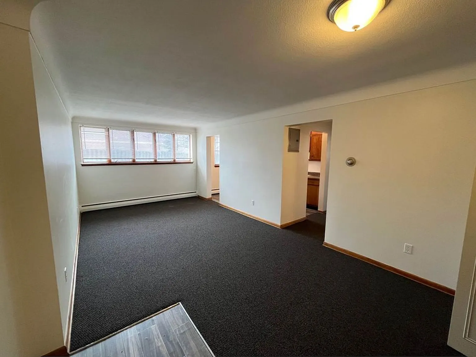 Phalen Apartments on Maryland! — Photo 4
