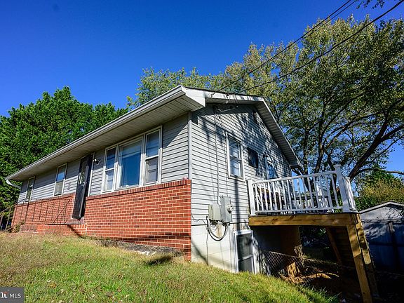 3rd image of 1002 Tyler Ave