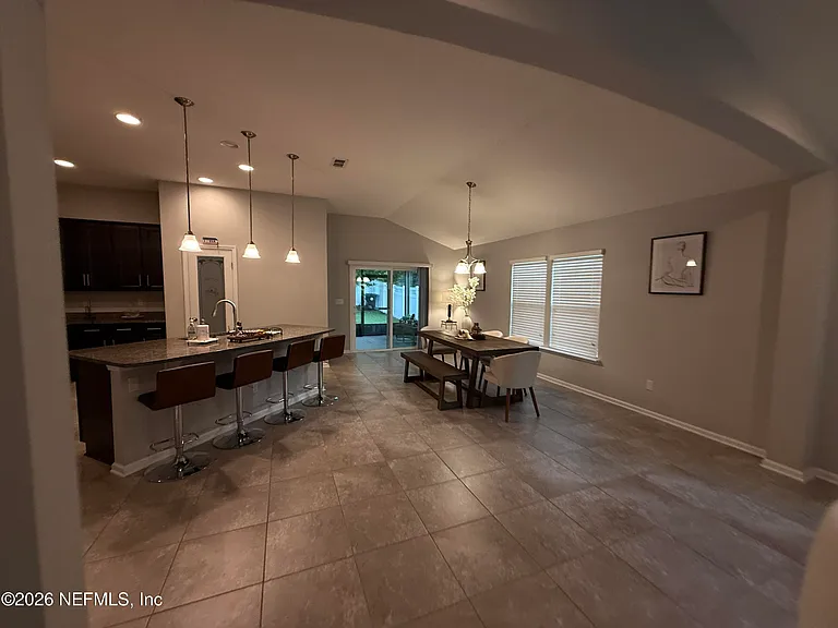 686 Glendale Ln — Photo 5
