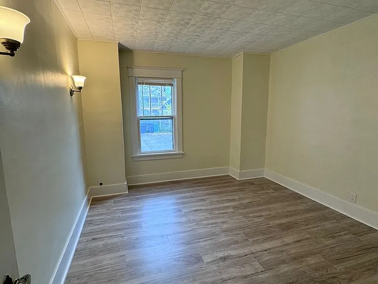 115 Tennyson Ave — Photo 4