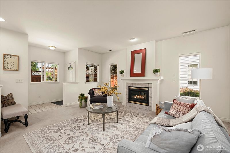 5th image of 2807 Wilton Lane E