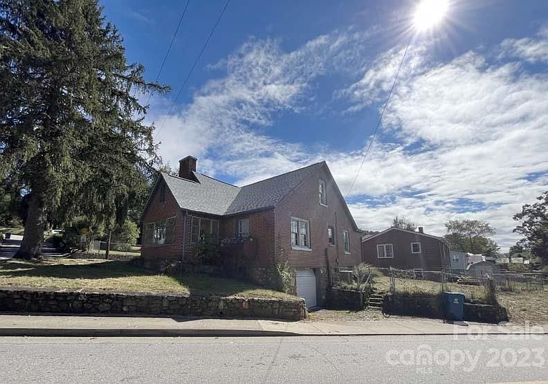 720 N Main St, Canton, NC 28716 Zillow