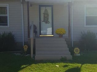 105 Park St, Norris City, IL 62869