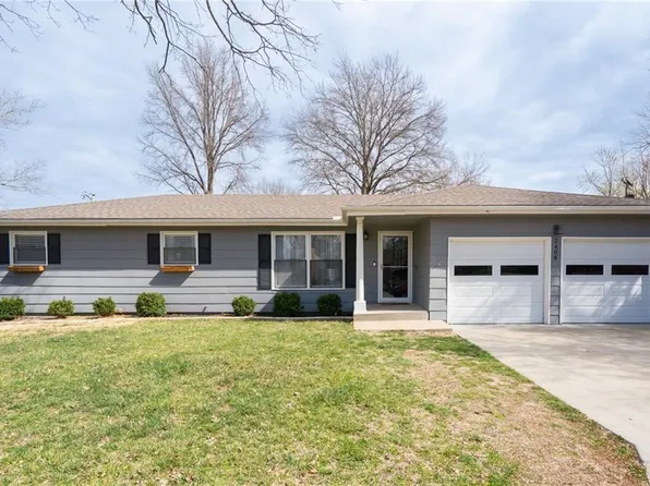 2408 Danbury Pl, Lawrence, KS 66049