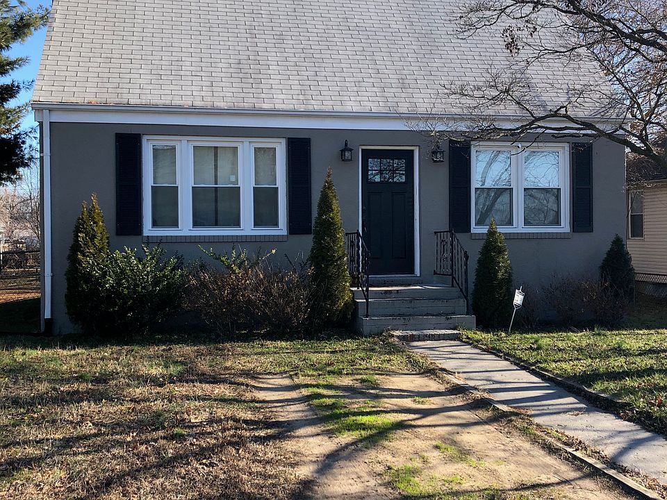 1st image of 15 Cedar Dr