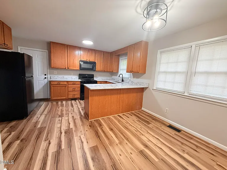2705 Glascock St — Photo 3