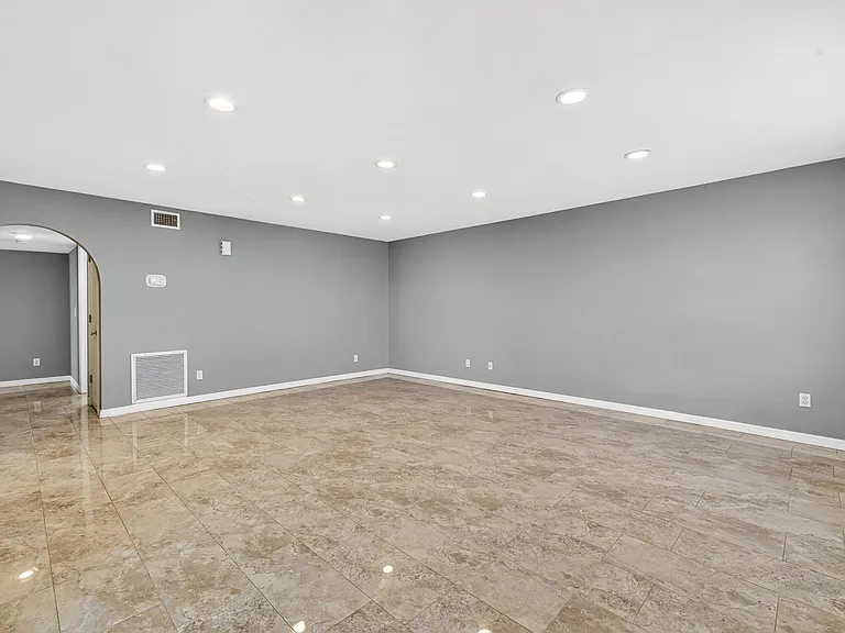 1303 SW 16th Ter #101 — Photo 9
