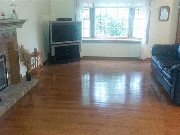 4th image of 7252 Anderson Woods Dr